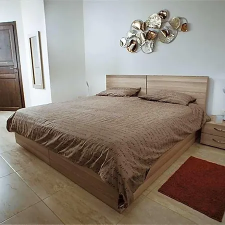 Fauzia Szálloda Qormi