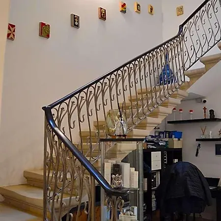 Szálloda Fauzia 3*